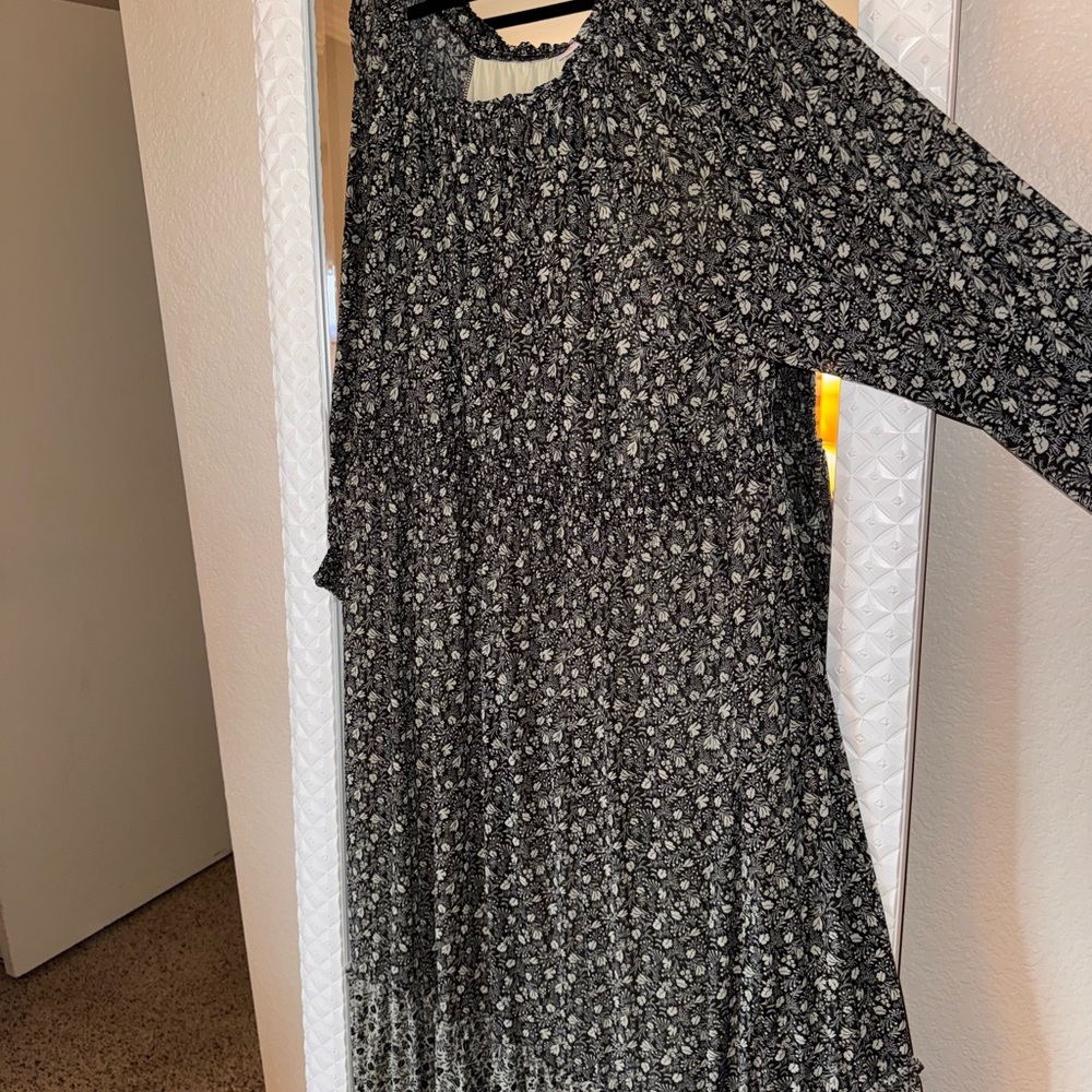 Knox Rose Black and Cream Floral Dress